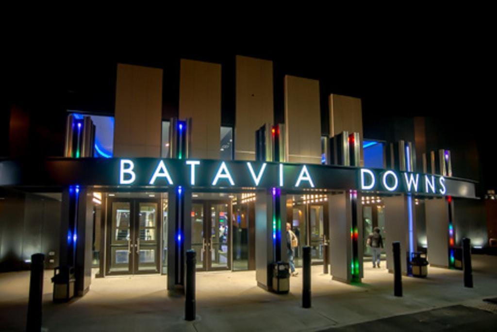 Hotel at Batavia Downs Bagian luar foto